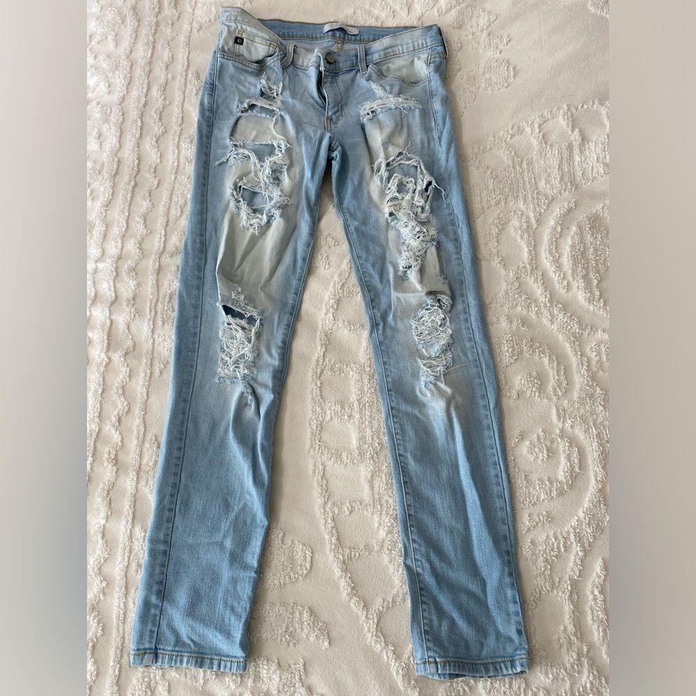 KanCan light wash skinny jeans. Size 30